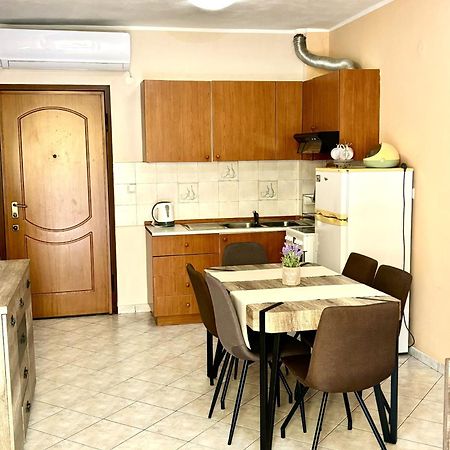 Mina Apartments Nea Kallikrateia Bagian luar foto