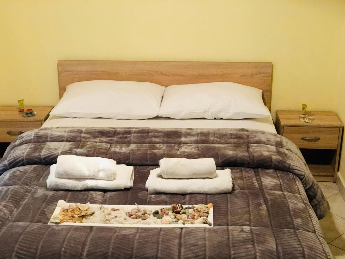 Mina Apartments Nea Kallikrateia Bagian luar foto